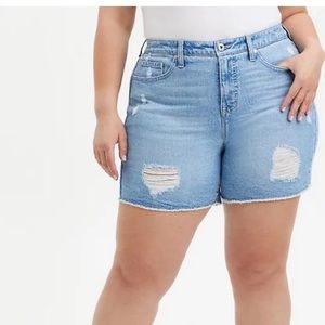 Torrid Size 12 High Rise Midi Classic Wash Denim Short NWT